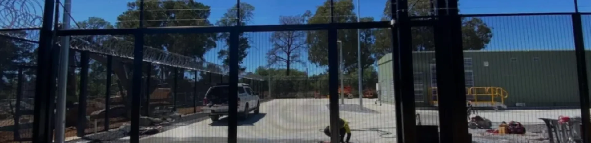 358 Mesh Gate
