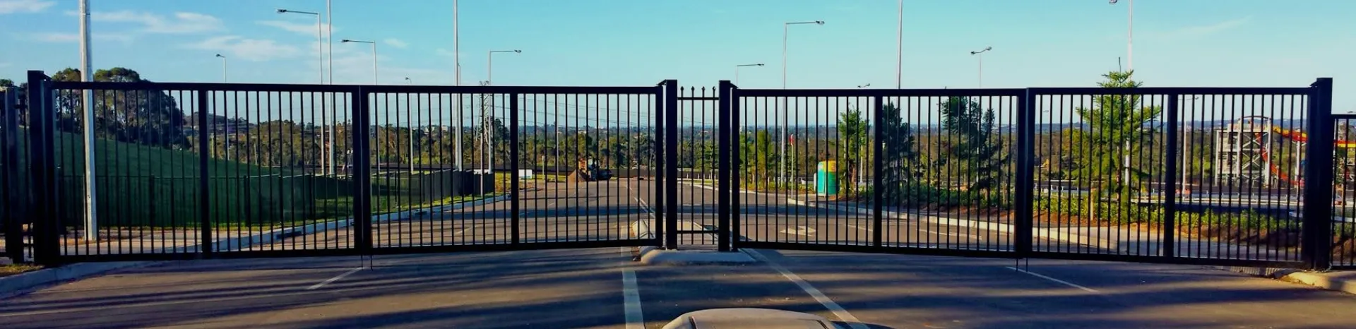 Gate