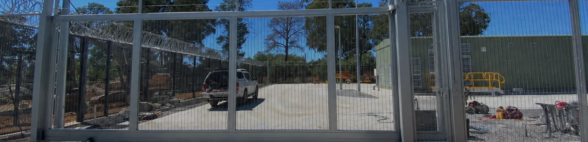 358 mesh gate